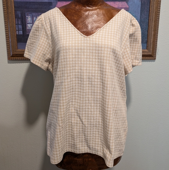 Gingham Flutter Sleeve V-Neck Tee - Picture 2 of 5